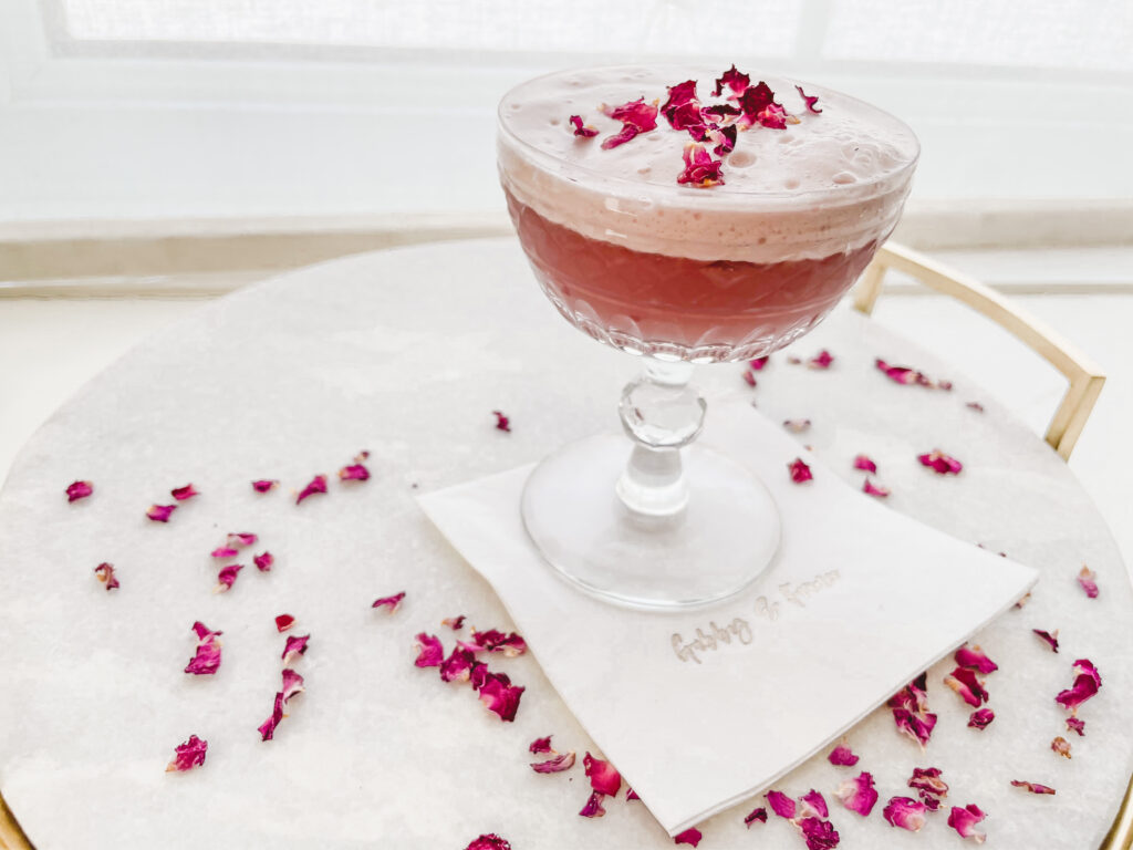 Rose Petal recipe ingredients - How to make a Rose Petal cocktail